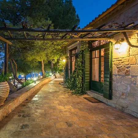 Nobelos Seaside Hotel 4*