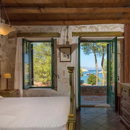 Nobelos Seaside Szálloda 4*