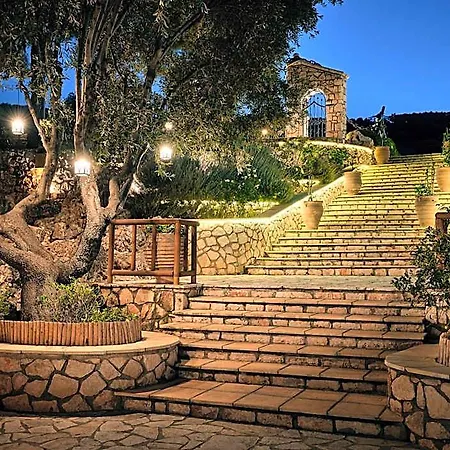 Ξενοδοχείο Nobelos Seaside 4*