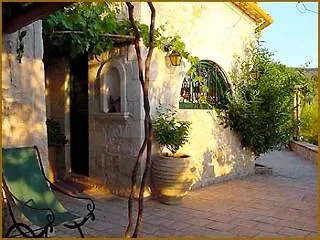 מלון Nobelos Seaside 4*