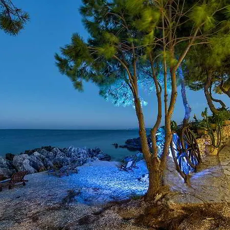 Nobelos Seaside 4*